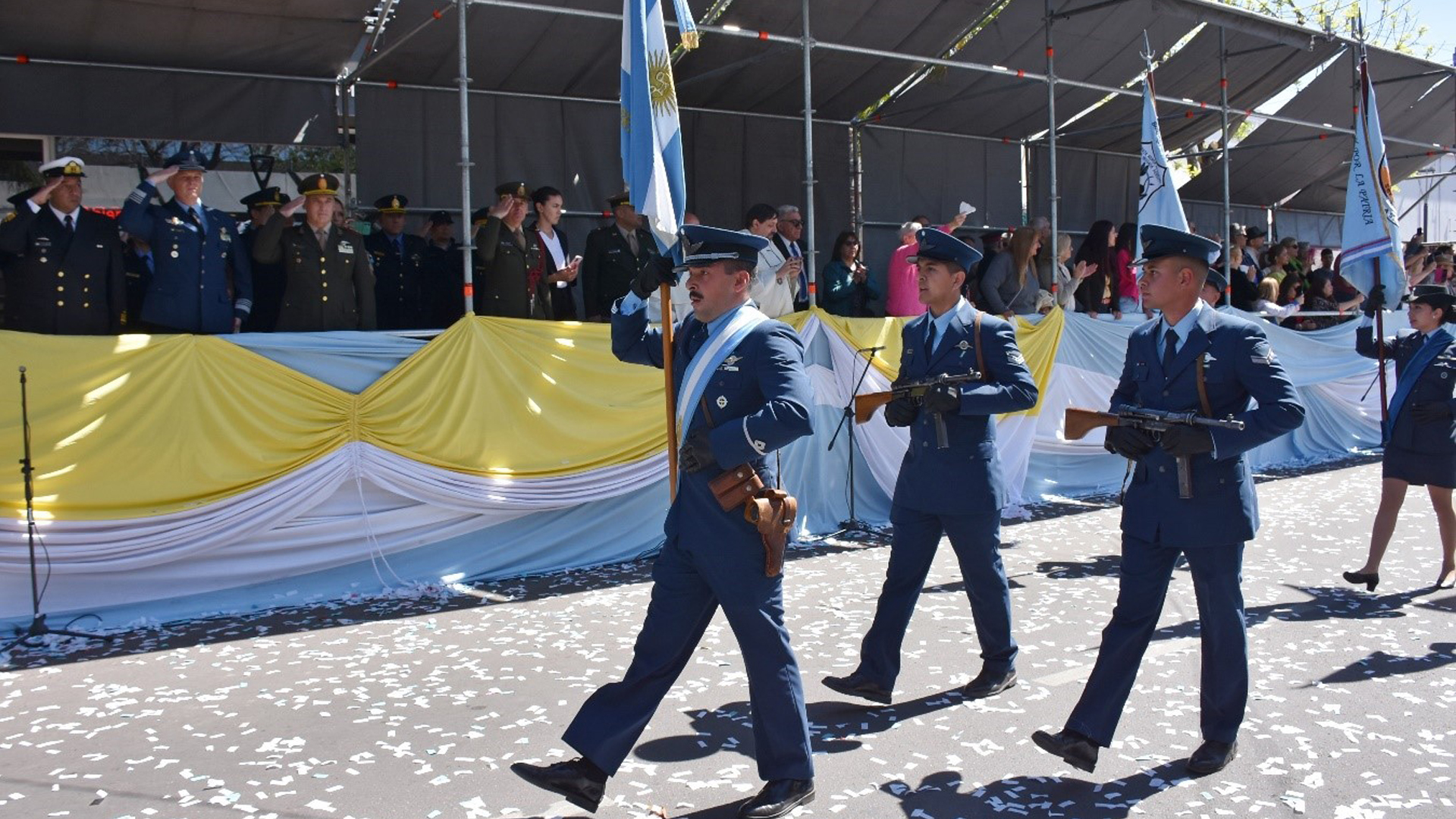 La IV Brigada Aérea participó en el Aniversario del Departamento de Maipú 