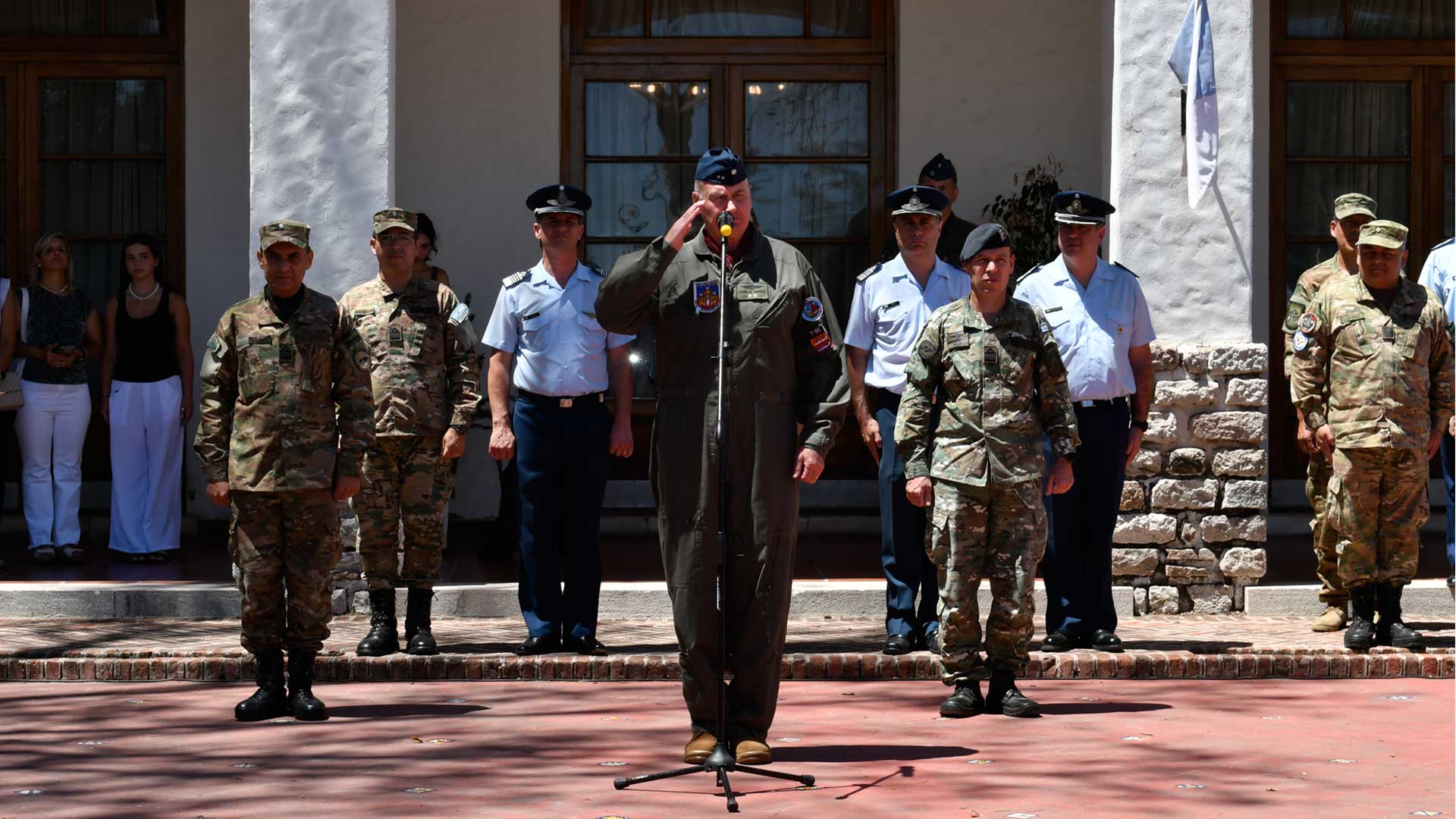 Ceremonias de cambio de autoridades en la Escuela de Aviación Militar