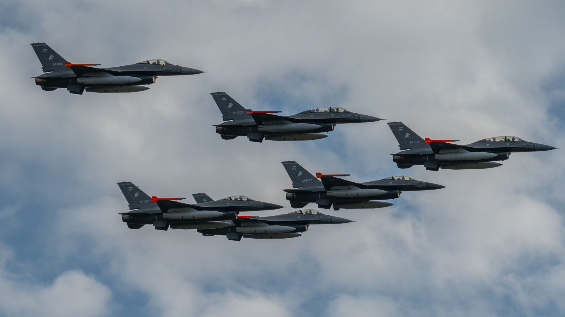 La Fuerza Aérea Argentina recibió al segundo ferry del Sistema de Armas de F-16 Fighting Falcon