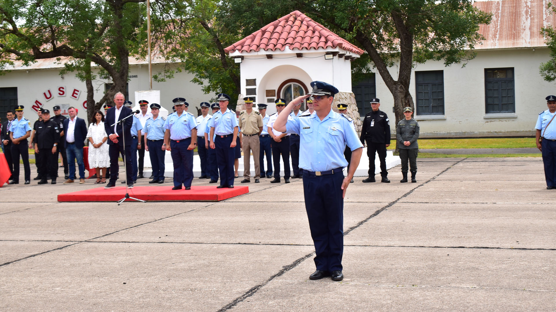 Asumió el comodoro Santiago Hernández como Jefe de la Unidad