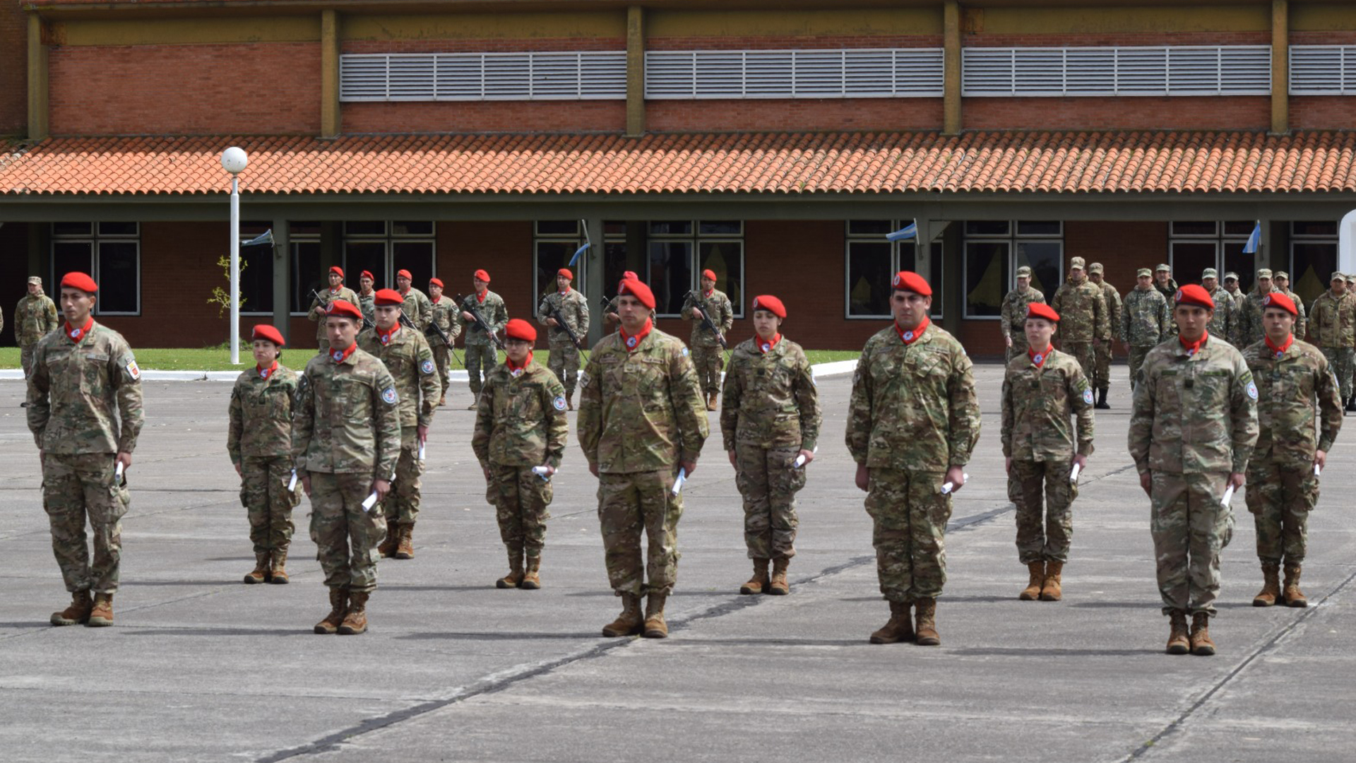 SE REALIZÓ LA CEREMONIA DE EGRESO DEL CURSO DE DEFENSA ANTIAÉREA EN LA BASE AÉREA MILITAR