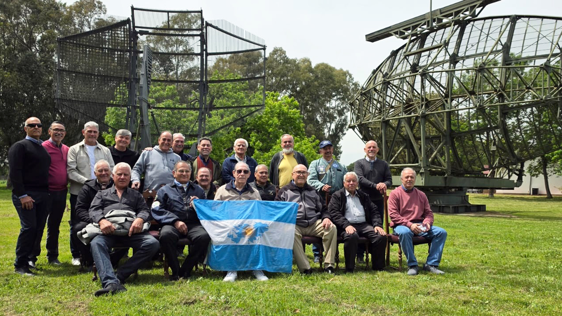 Emotivo reencuentro de los integrantes del Radar Móvil Malvinas