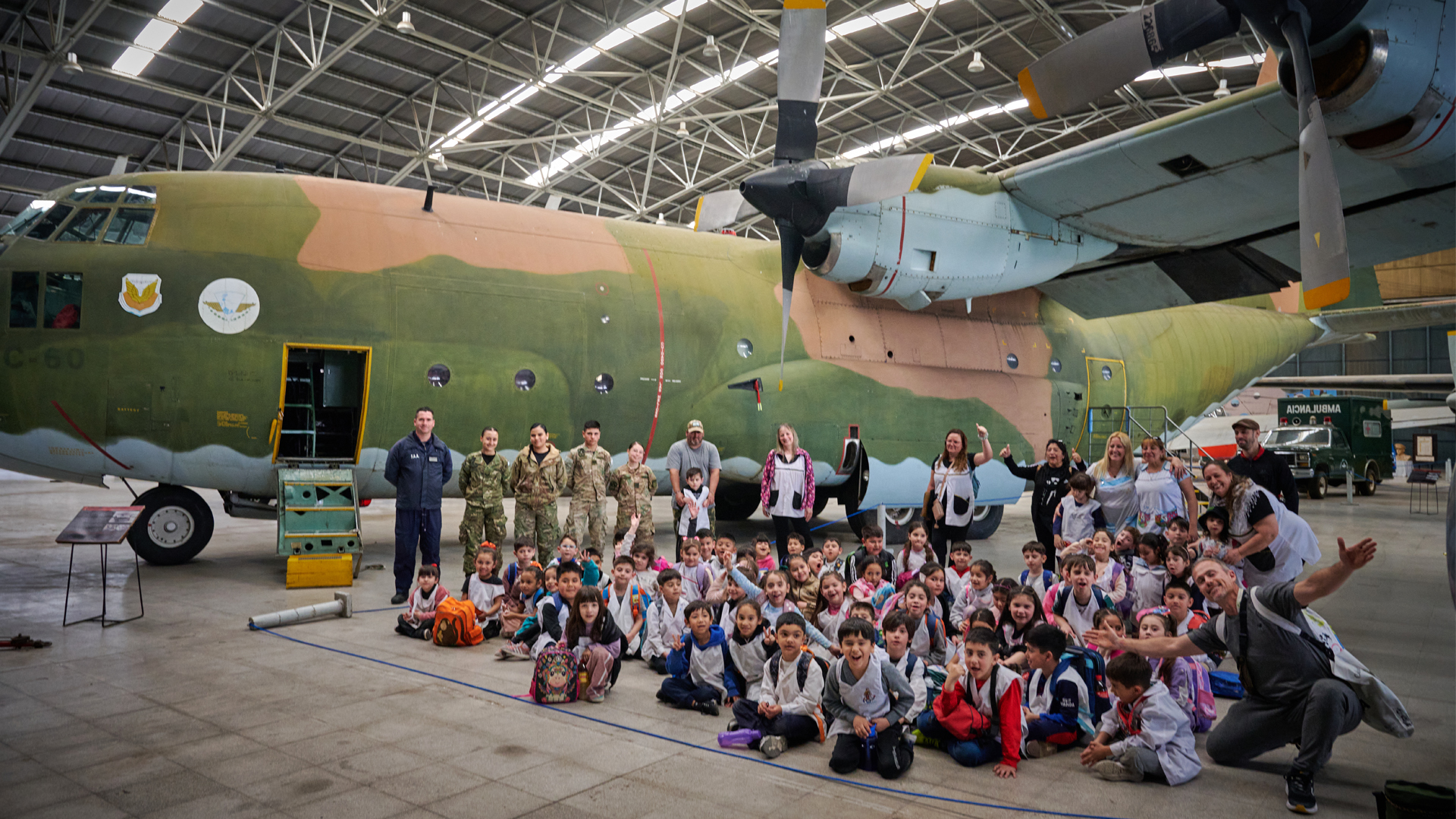 El Museo Nacional de Aeronáutica celebró el Día del Niño